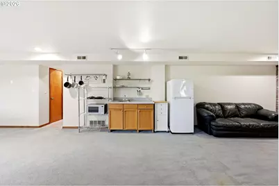 611 SE Lovrien Pl, Gresham, OR 97080 - Photo 28