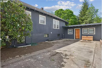 2105 SE Ochoco St, Portland, OR 97222 - Photo 4
