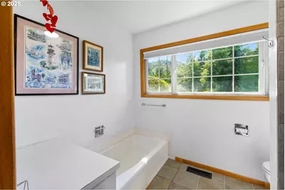 6550 Curl Rd, Tillamook, OR 97141 - Photo 16