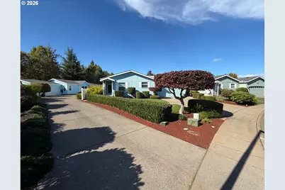 3220 Crescent Ave #28, Eugene, OR 97408 - Photo 4