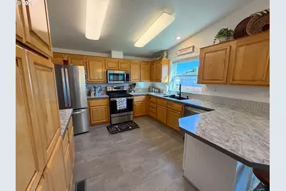 3220 Crescent Ave #28, Eugene, OR 97408 - Photo 12