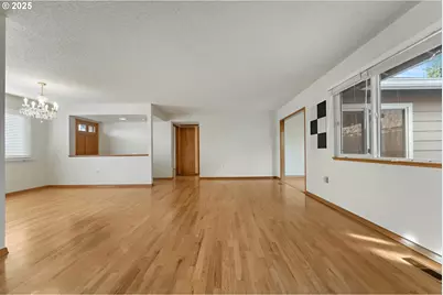 16045 SW Queen Victoria Pl, King City, OR 97224 - Photo 6