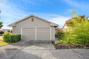 16045 SW Queen Victoria Pl, King City, OR 97224 - Photo 30