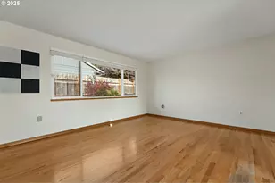 16045 SW Queen Victoria Pl, King City, OR 97224 - Photo 4