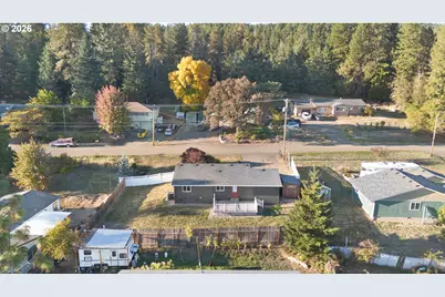 630 W Sixth Ave, Sutherlin, OR 97479 - Photo 28