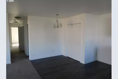 1044 NE Emerald Dr, Hermiston, OR 97838 - Photo 8