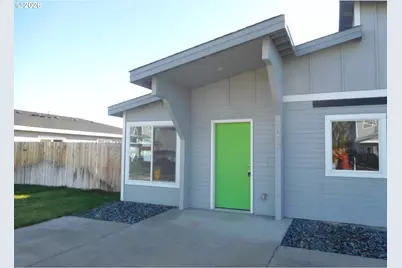 1044 NE Emerald Dr, Hermiston, OR 97838 - Photo 2