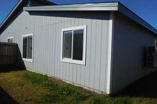 1044 NE Emerald Dr, Hermiston, OR 97838 - Photo 4