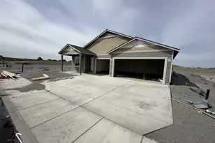 859 E Kinsley Ave, Hermiston, OR 97838 - Photo 2