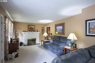 907 Fourth St, La Grande, OR 97850 - Photo 2