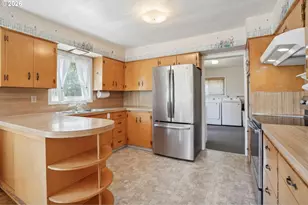 710 11th St, Oregon City, OR 97045 - Photo 8