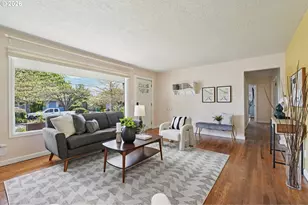 12335 SE Salmon St, Portland, OR 97233 - Photo 4