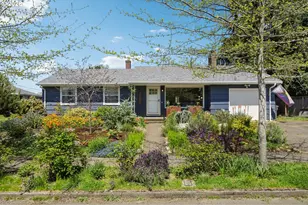 12335 SE Salmon St, Portland, OR 97233 - Photo 2