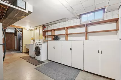 12335 SE Salmon St, Portland, OR 97233 - Photo 24