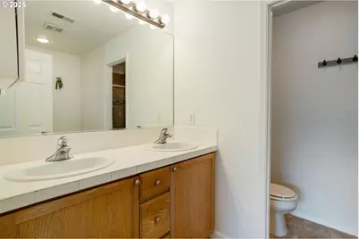 913 SE Handel Pl, Hillsboro, OR 97123 - Photo 28