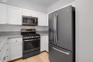 913 SE Handel Pl, Hillsboro, OR 97123 - Photo 14