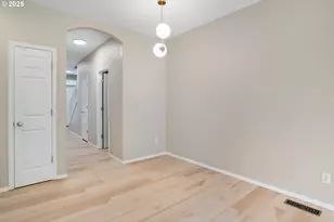 913 SE Handel Pl, Hillsboro, OR 97123 - Photo 4