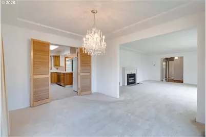 5770 SW Arrow Wood Ln, Portland, OR 97225 - Photo 8