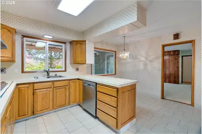 5770 SW Arrow Wood Ln, Portland, OR 97225 - Photo 12