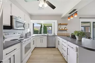 20940 SW Sandra Ln, Beaverton, OR 97003 - Photo 12