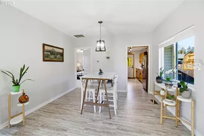 915 SE Zee Ct, McMinnville, OR 97128 - Photo 12