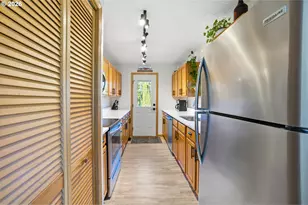 915 SE Zee Ct, McMinnville, OR 97128 - Photo 14