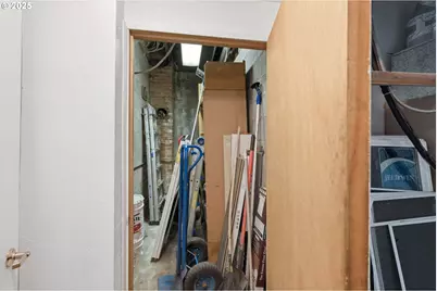 47470 Highway 58, Oakridge, OR 97463 - Photo 20