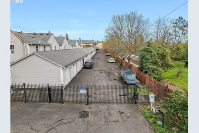 14134 E Burnside St #2, Portland, OR 97233 - Photo 38
