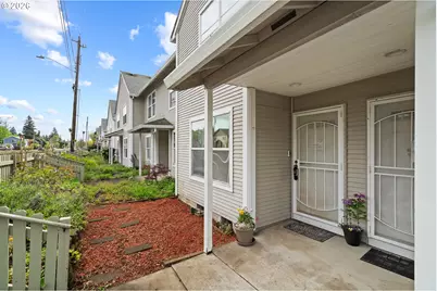 14134 E Burnside St #2, Portland, OR 97233 - Photo 4