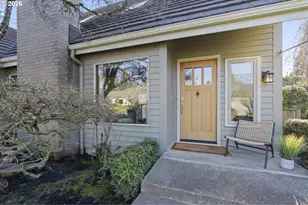 847 Fairway View Dr, Eugene, OR 97401 - Photo 2