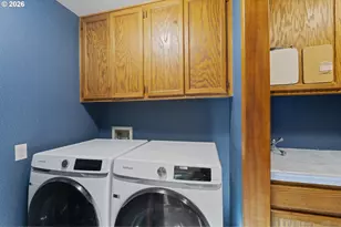 847 Fairway View Dr, Eugene, OR 97401 - Photo 24