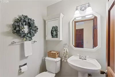 847 Fairway View Dr, Eugene, OR 97401 - Photo 12