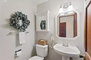 847 Fairway View Dr, Eugene, OR 97401 - Photo 12