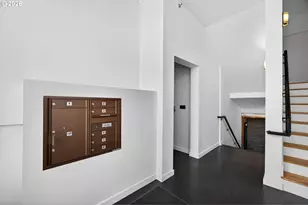 121 SW Gibbs St, Portland, OR 97239 - Photo 38