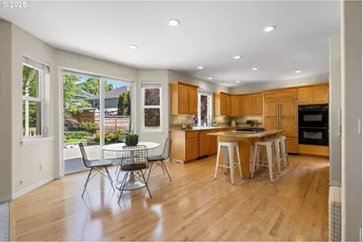 4556 NW Oakpoint Way, Portland, OR 97229 - Photo 8