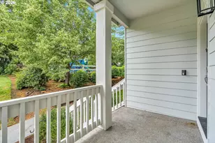 241 SW 105th Terrace, Portland, OR 97225 - Photo 4