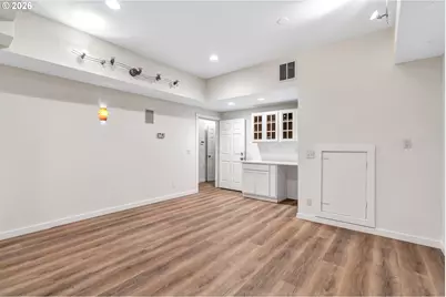 241 SW 105th Ter, Portland, OR 97225 - Photo 4