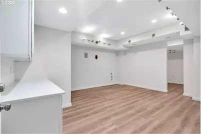241 SW 105th Ter, Portland, OR 97225 - Photo 36