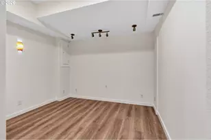 241 SW 105th Terrace, Portland, OR 97225 - Photo 36