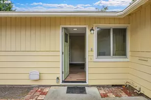 12388 SW King George Dr, Portland, OR 97224 - Photo 34