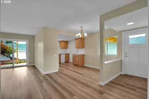 12388 SW King George Dr, Portland, OR 97224 - Photo 8