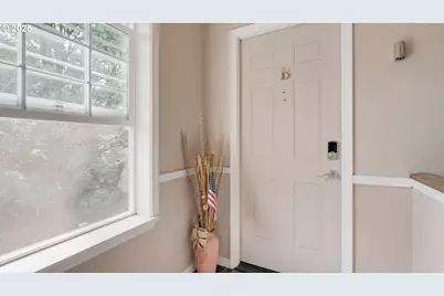308 E 12th St #308 B, Vancouver, WA 98660 - Photo 4
