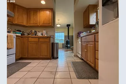 205 Fair Oaks Rd, Oakland, OR 97462 - Photo 18