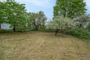 220 SW Ivy St, Willamina, OR 97396 - Photo 10