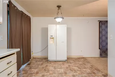 230 NE 160th Ave, Portland, OR 97230 - Photo 18
