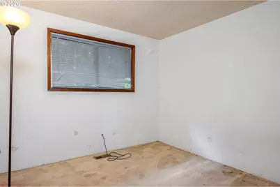 230 NE 160th Ave, Portland, OR 97230 - Photo 24