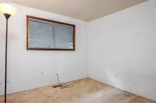 230 NE 160th Ave, Portland, OR 97230 - Photo 24