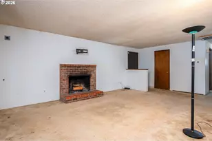 230 NE 160th Ave, Portland, OR 97230 - Photo 12