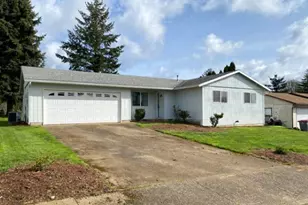 710 NE 5th St, Willamina, OR 97396 - Photo 2