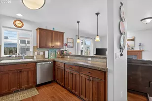 1061 S Columbia St, Seaside, OR 97138 - Photo 10